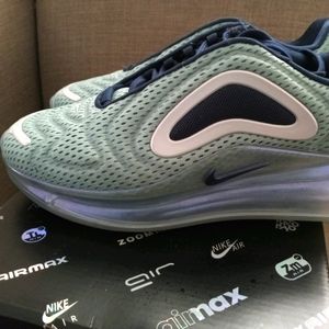 Women's Air Max 720's